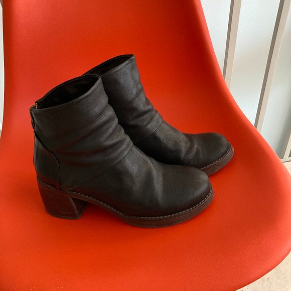 P MonjoZip Back P1249 Boot